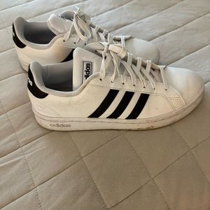 Adidas sneakers size 8 women’s